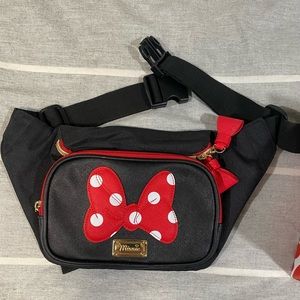 NWT Disney Minnie Mouse Ribbon HipSack Waist Pack Fanny. Never used.